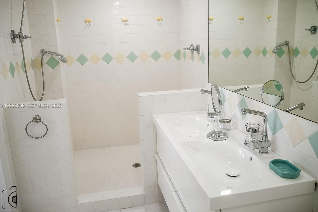 En Venta: $449,000 (1 camas, 1 baños, 675 Pies cuadrados)