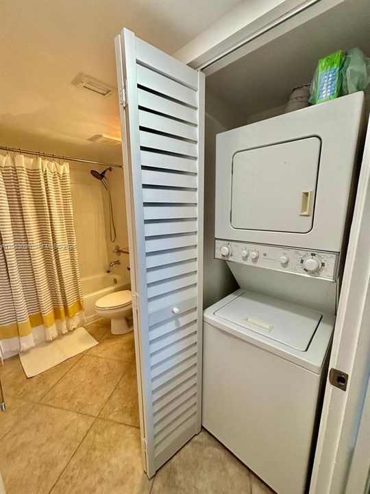 На продажу: $319,000 (1 спален, 2 ванн, 990 Квадратных фут)