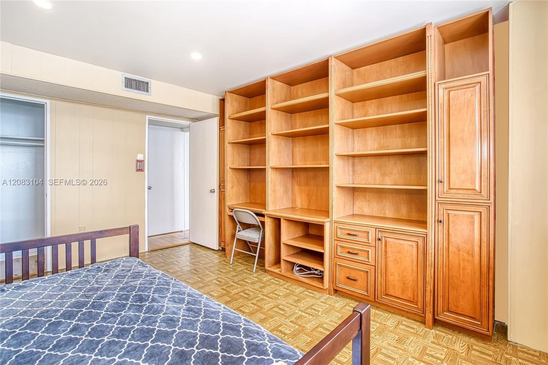 En Venta: $345,000 (2 camas, 2 baños, 1565 Pies cuadrados)