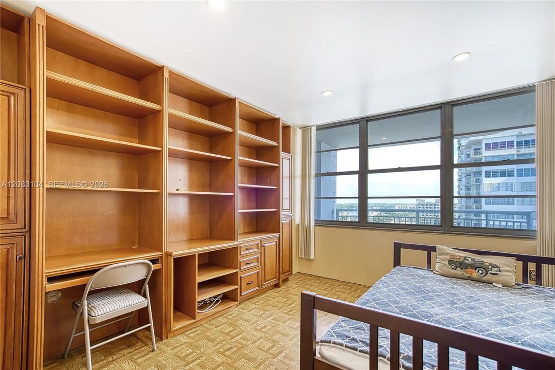 En Venta: $345,000 (2 camas, 2 baños, 1565 Pies cuadrados)