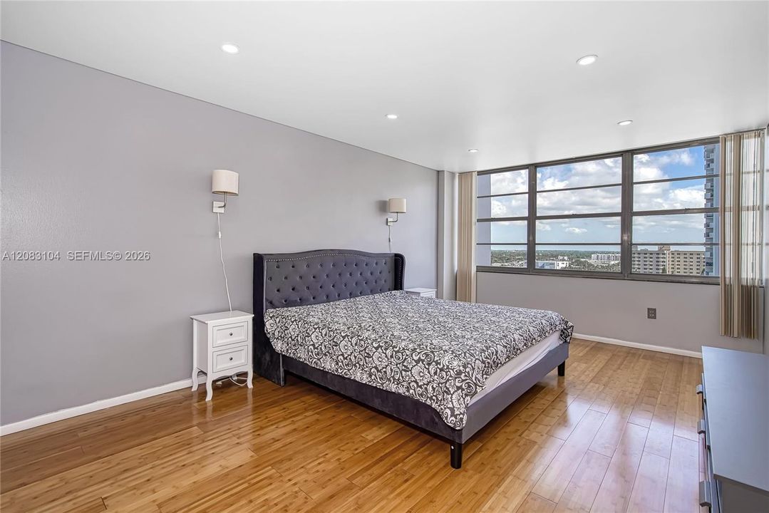 En Venta: $345,000 (2 camas, 2 baños, 1565 Pies cuadrados)