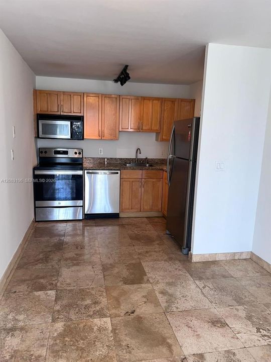 For Rent: $2,300 (2 beds, 2 baths, 900 Square Feet)