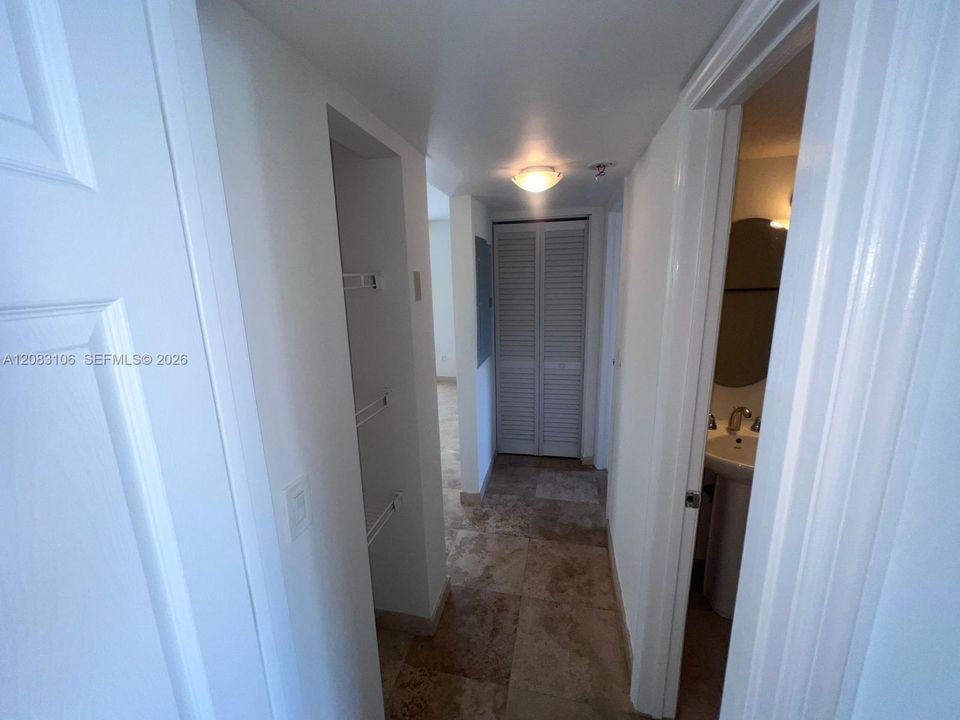For Rent: $2,300 (2 beds, 2 baths, 900 Square Feet)