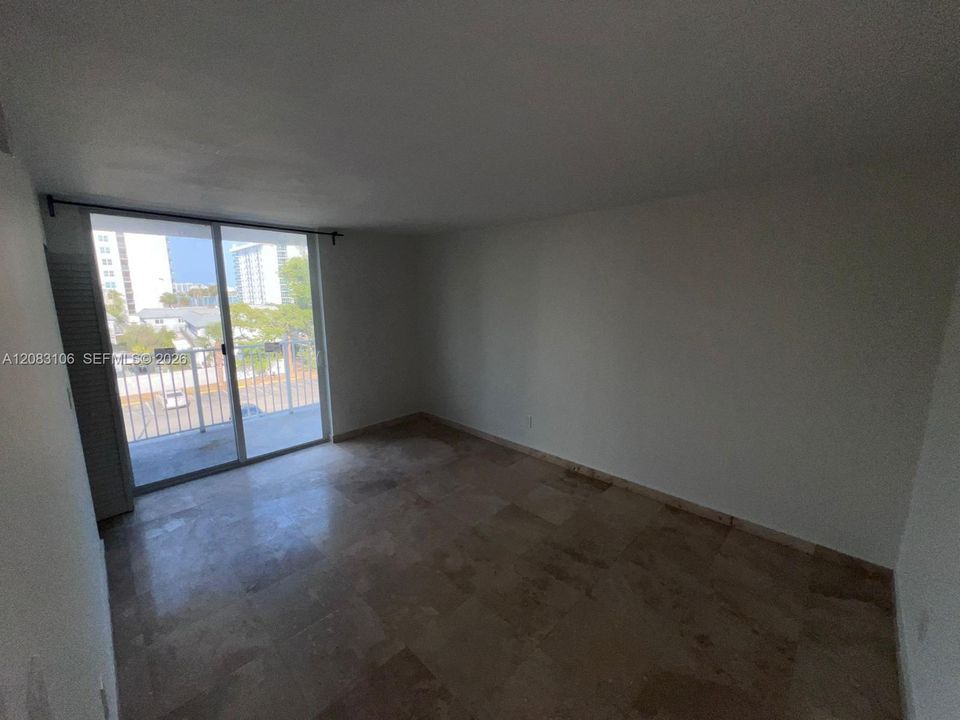 For Rent: $2,300 (2 beds, 2 baths, 900 Square Feet)