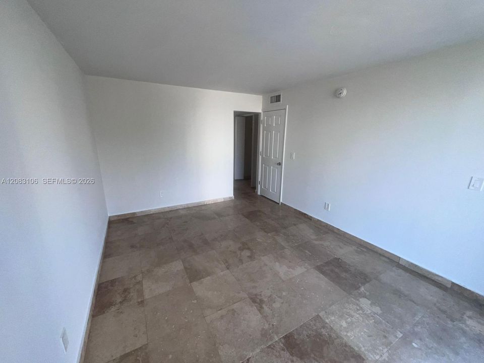 For Rent: $2,300 (2 beds, 2 baths, 900 Square Feet)