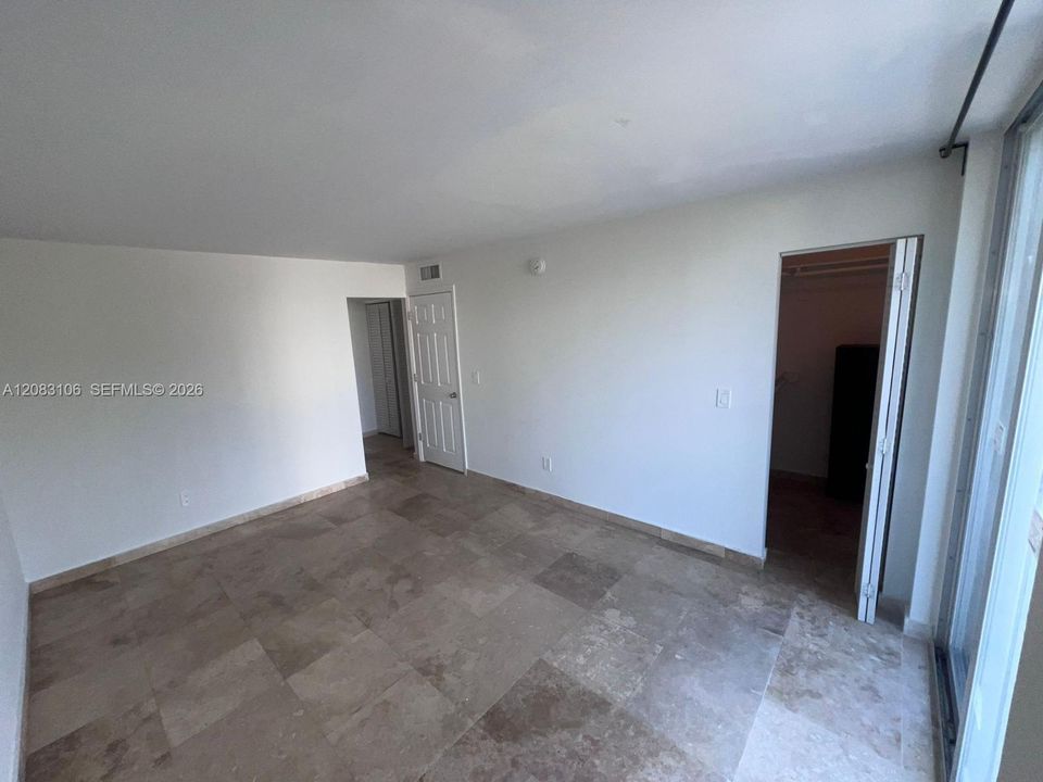 For Rent: $2,300 (2 beds, 2 baths, 900 Square Feet)