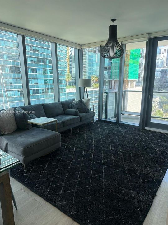 For Sale: $728,000 (1 beds, 1 baths, 770 Square Feet)