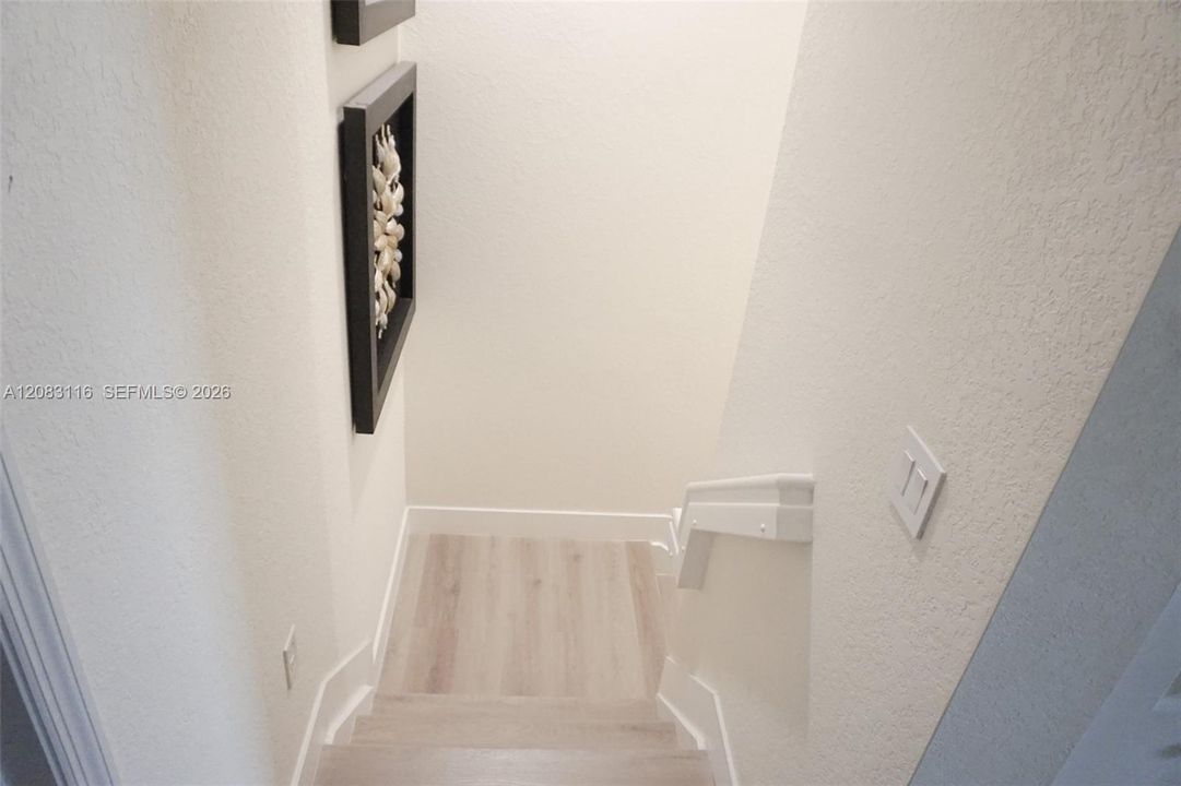 En Venta: $508,000 (3 camas, 3 baños, 1332 Pies cuadrados)