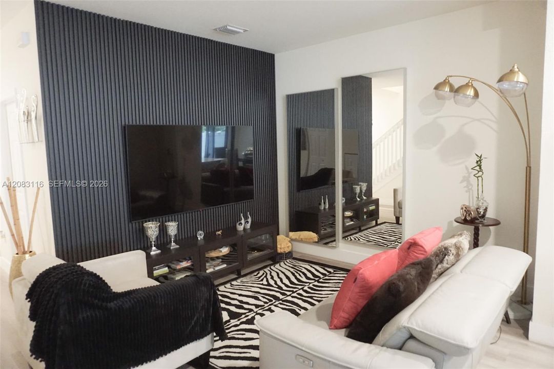 En Venta: $508,000 (3 camas, 3 baños, 1332 Pies cuadrados)