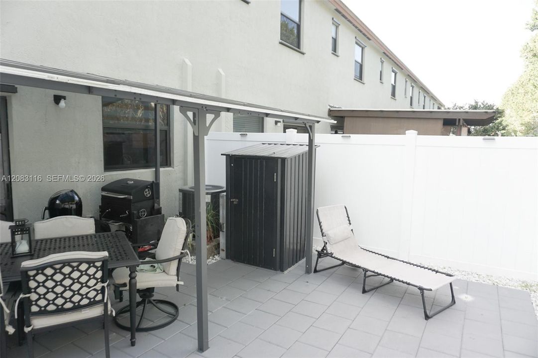 En Venta: $508,000 (3 camas, 3 baños, 1332 Pies cuadrados)