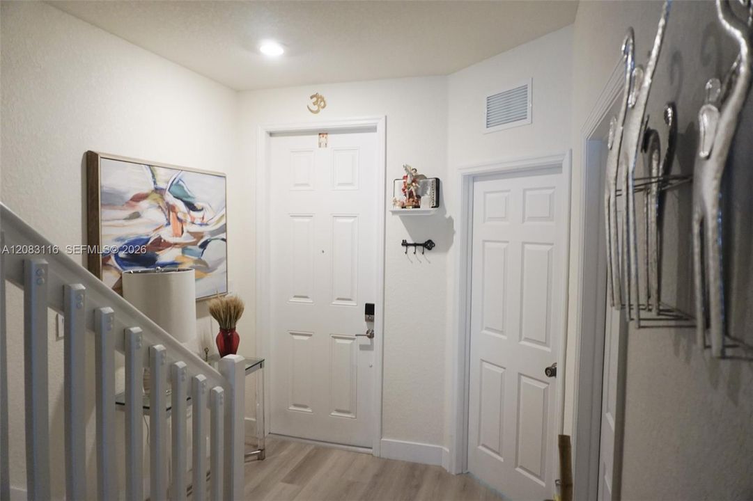 En Venta: $508,000 (3 camas, 3 baños, 1332 Pies cuadrados)