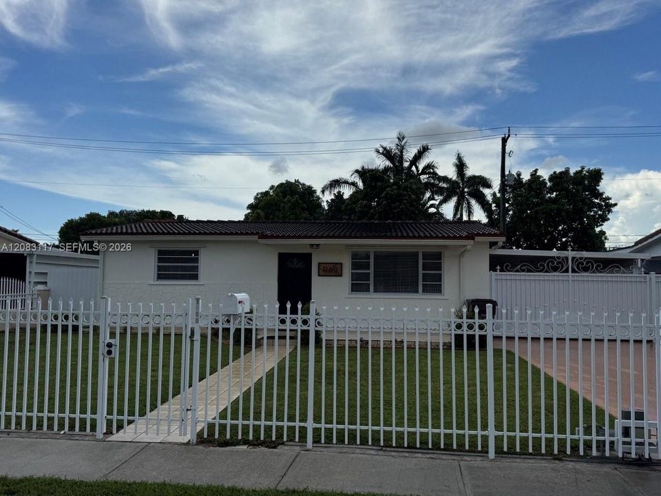 En Venta: $670,000 (3 camas, 2 baños, 1277 Pies cuadrados)