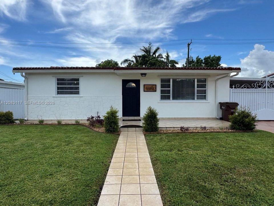 En Venta: $670,000 (3 camas, 2 baños, 1277 Pies cuadrados)