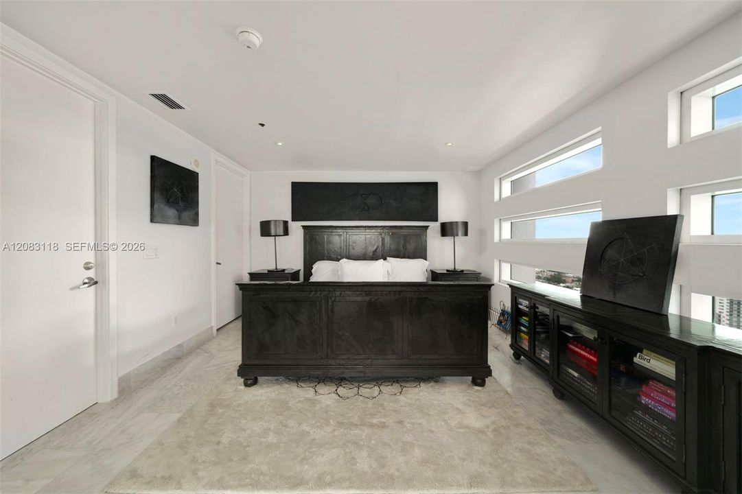 For Rent: $11,500 (2 beds, 2 baths, 1730 Square Feet)