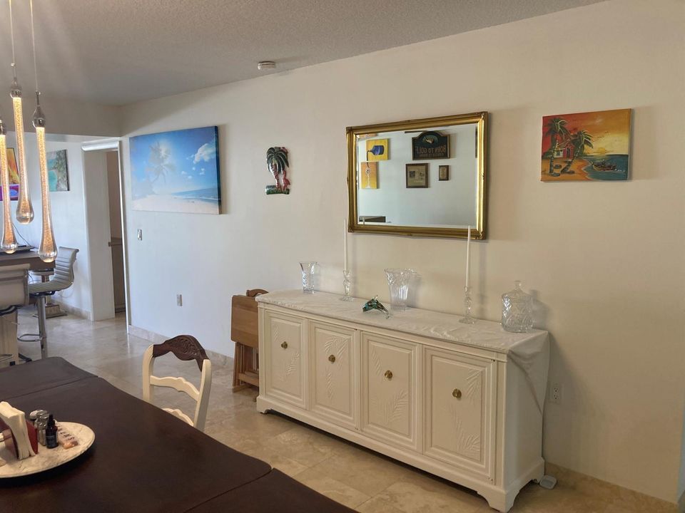 1401 marina 102 LR 3