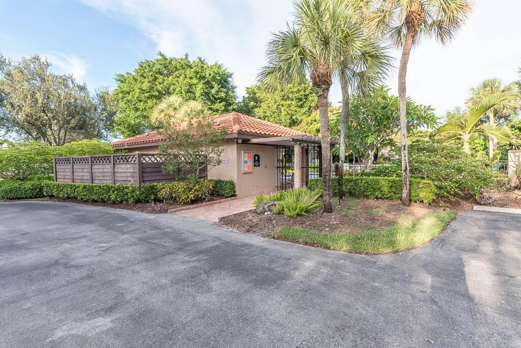 20250813-6876 Palmar Court-0006