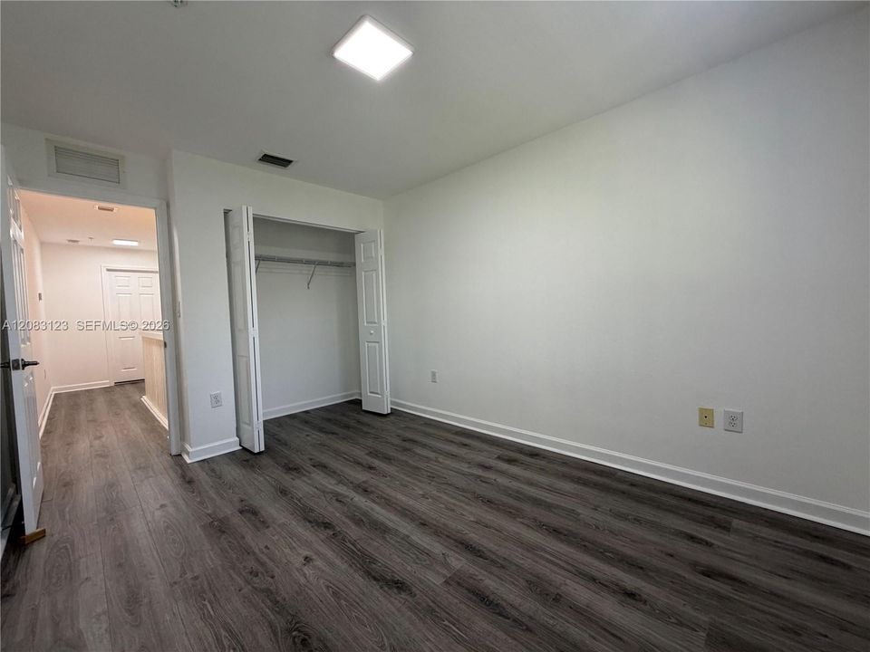 На продажу: $329,990 (3 спален, 2 ванн, 1515 Квадратных фут)