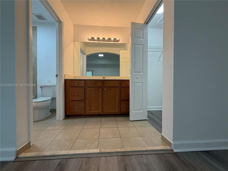На продажу: $329,990 (3 спален, 2 ванн, 1515 Квадратных фут)