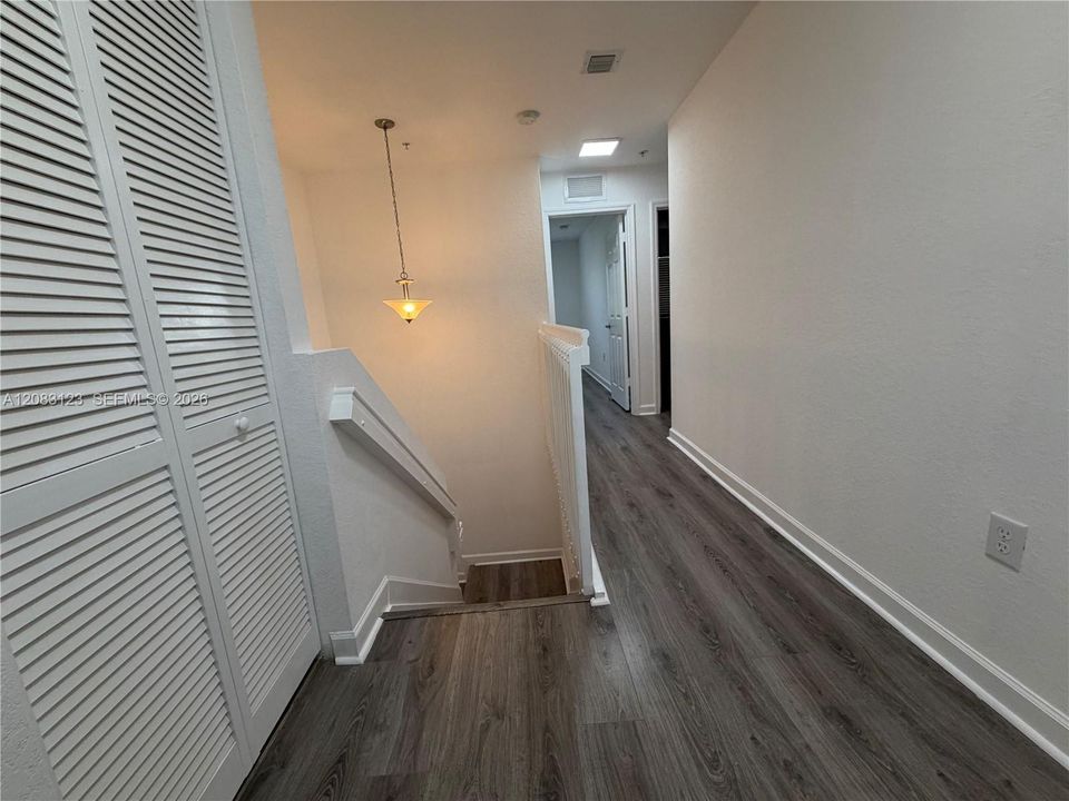 На продажу: $329,990 (3 спален, 2 ванн, 1515 Квадратных фут)