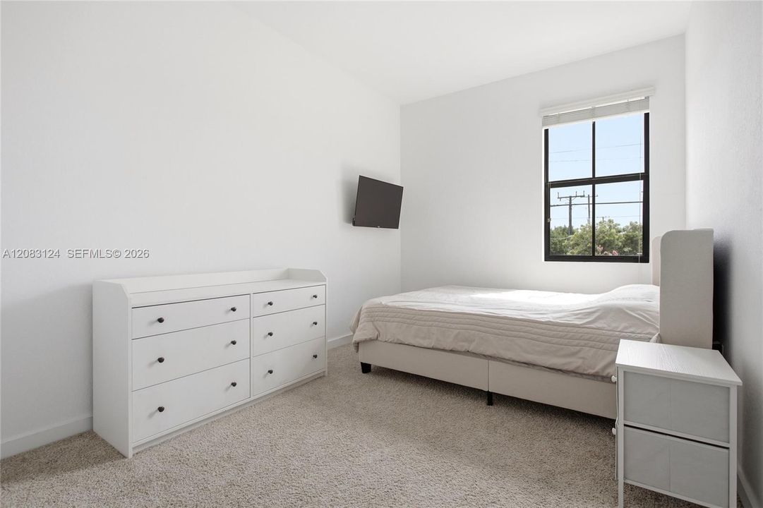 В аренду: $3,200 (3 спален, 2 ванн, 1621 Квадратных фут)