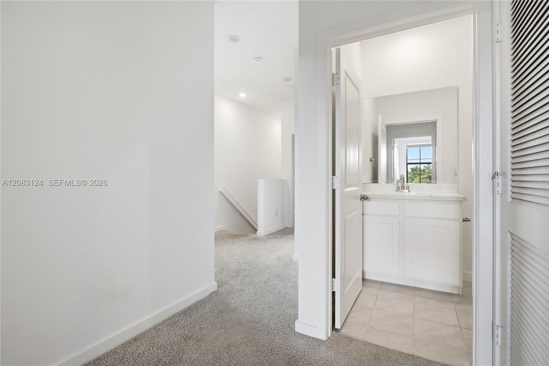В аренду: $3,200 (3 спален, 2 ванн, 1621 Квадратных фут)