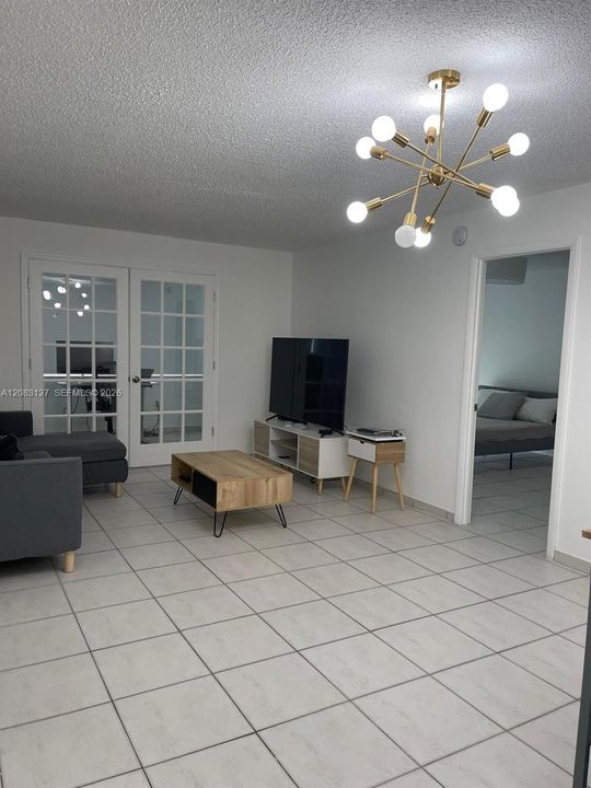 En Renta: $1,950 (2 camas, 1 baños, 889 Pies cuadrados)