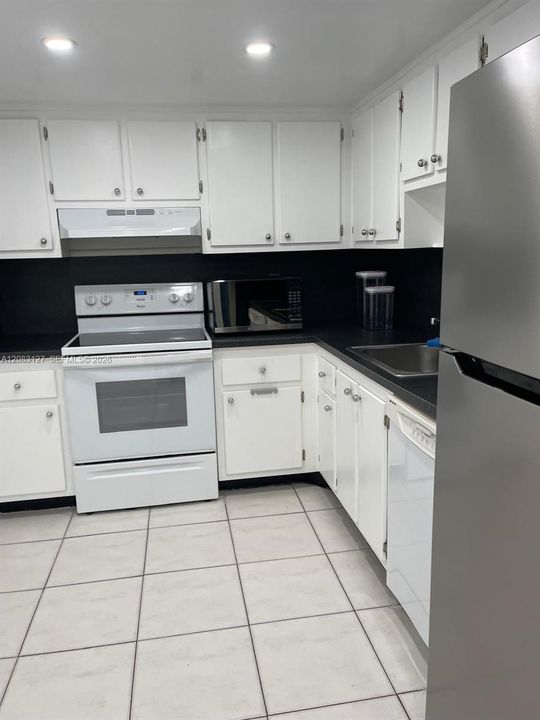 En Renta: $1,950 (2 camas, 1 baños, 889 Pies cuadrados)