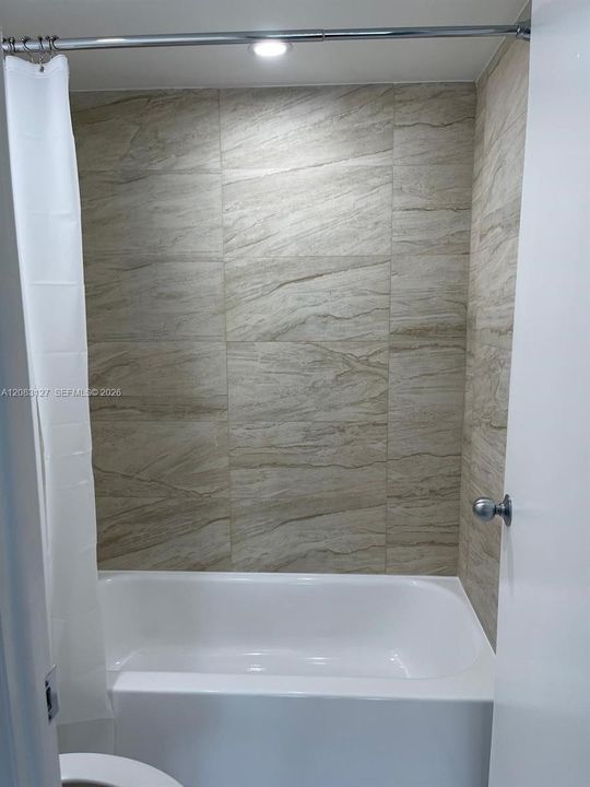 En Renta: $1,950 (2 camas, 1 baños, 889 Pies cuadrados)