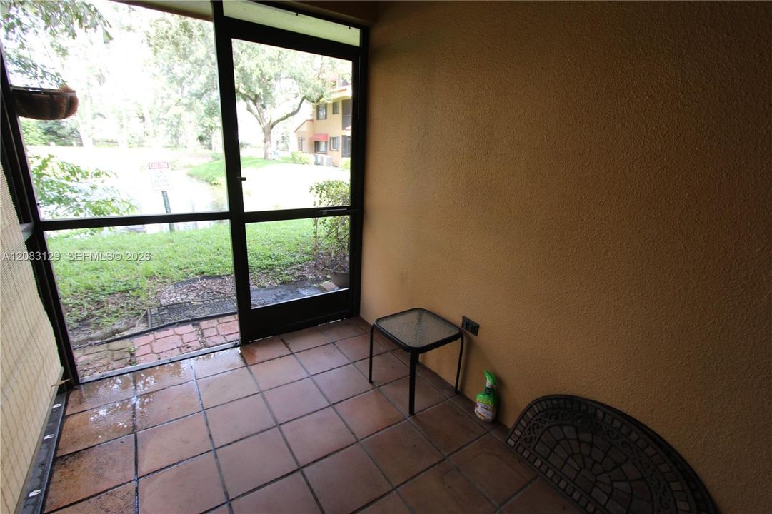 For Rent: $2,300 (2 beds, 2 baths, 850 Square Feet)