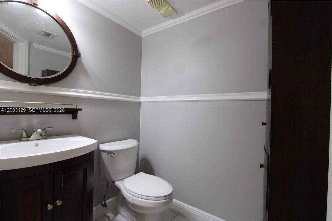 For Rent: $2,300 (2 beds, 2 baths, 850 Square Feet)