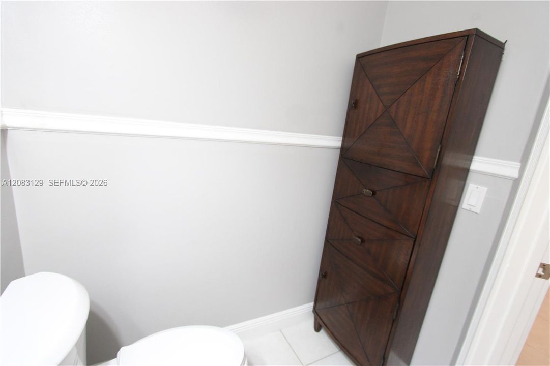 1/2  bath