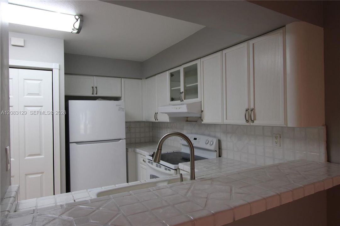 Kitchen pass thru