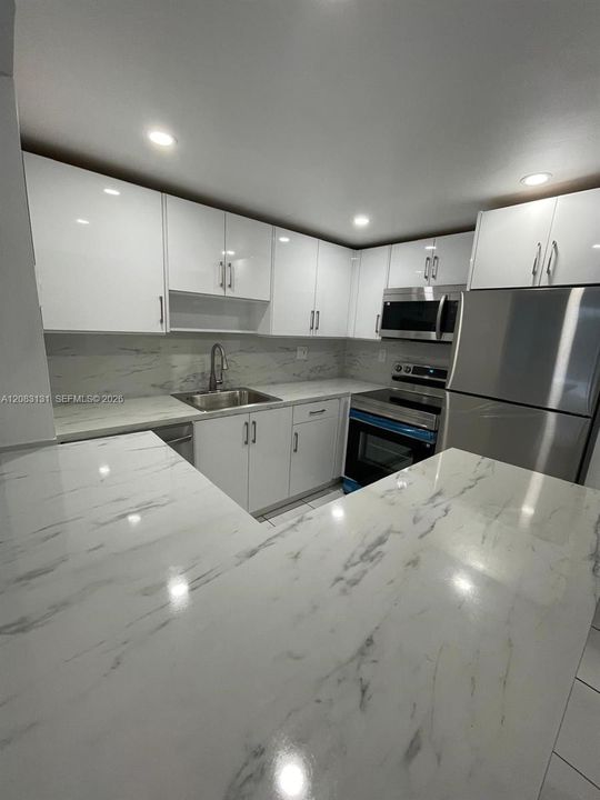 В аренду: $1,750 (1 спален, 1 ванн, 660 Квадратных фут)