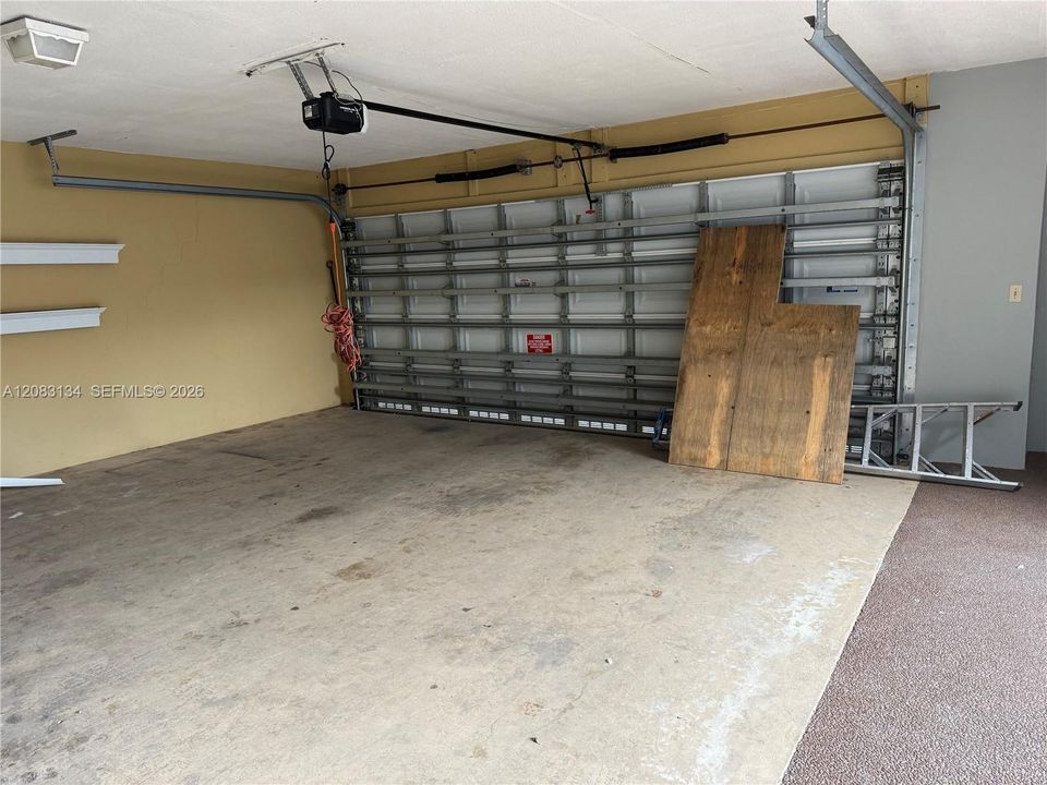 En Renta: $3,900 (4 camas, 3 baños, 1980 Pies cuadrados)