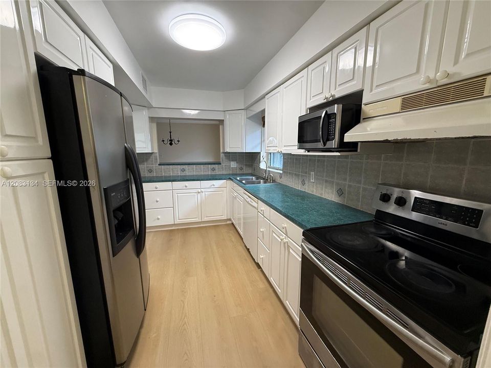 En Renta: $3,900 (4 camas, 3 baños, 1980 Pies cuadrados)