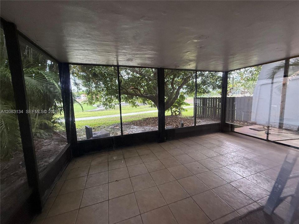 En Renta: $3,900 (4 camas, 3 baños, 1980 Pies cuadrados)