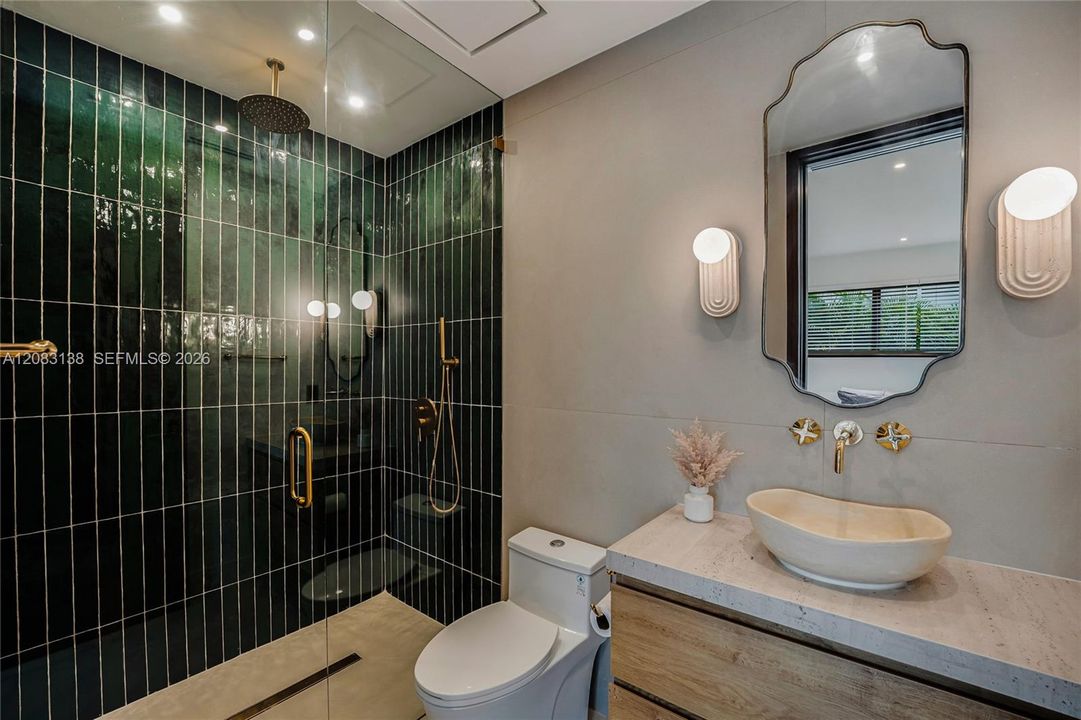 En Venta: $3,495,000 (4 camas, 3 baños, 2416 Pies cuadrados)