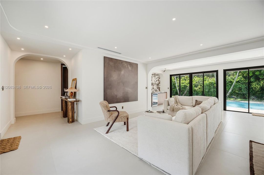 En Venta: $3,495,000 (4 camas, 3 baños, 2416 Pies cuadrados)