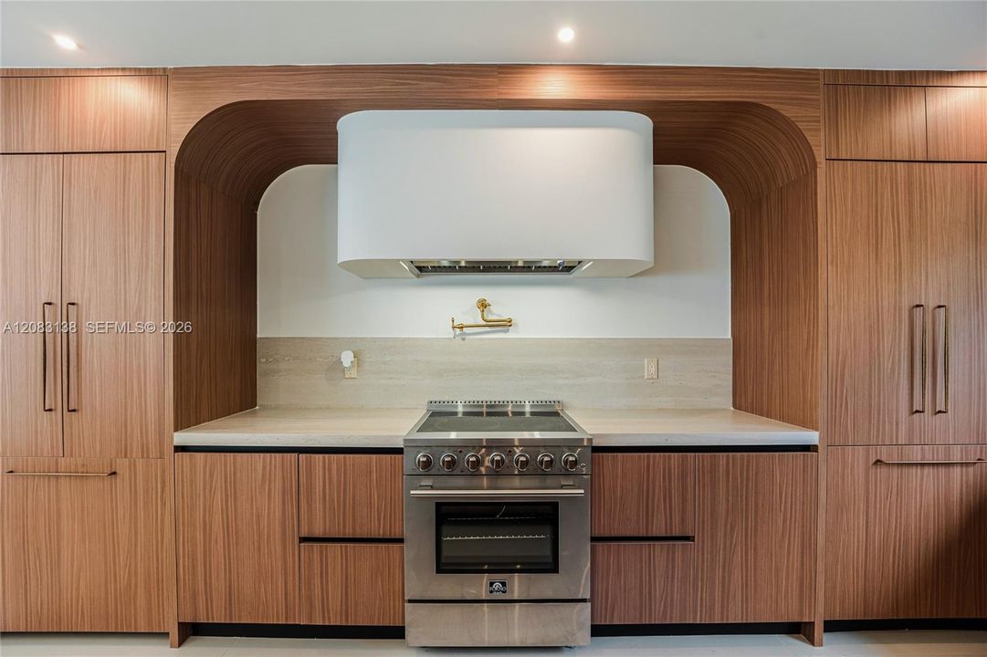 En Venta: $3,495,000 (4 camas, 3 baños, 2416 Pies cuadrados)