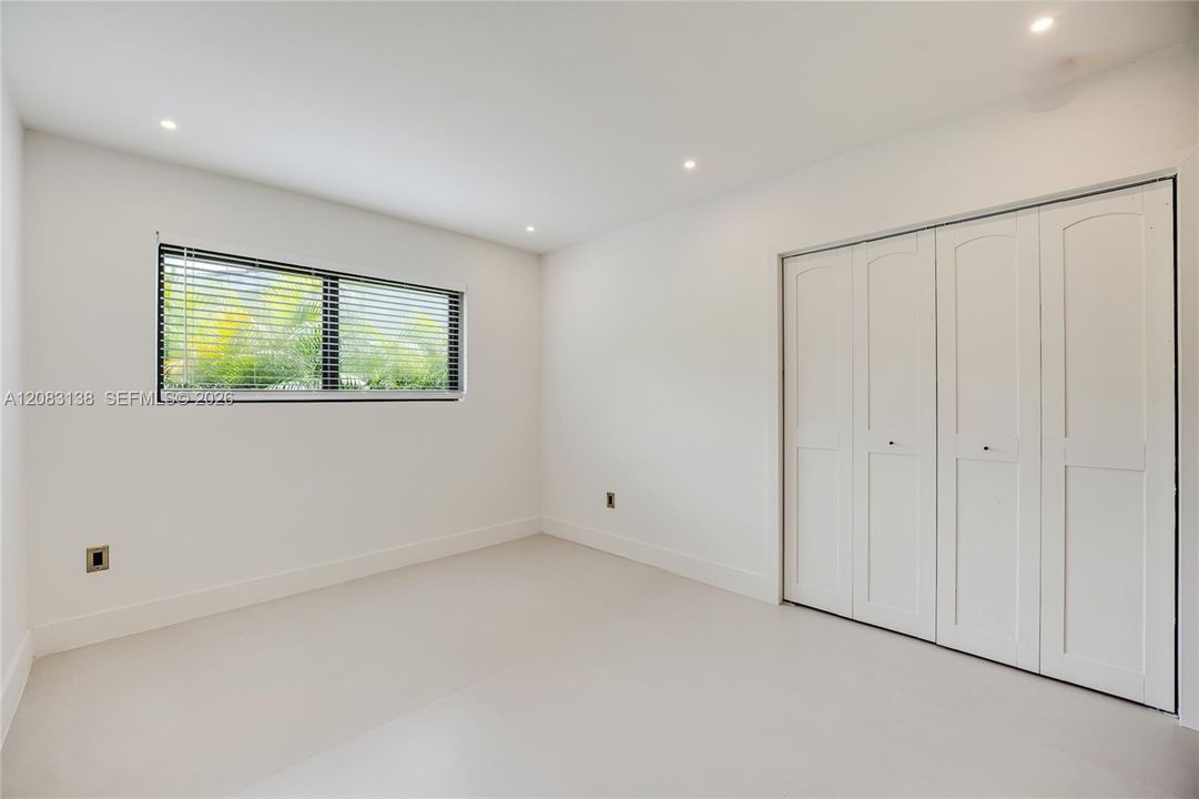 En Venta: $3,495,000 (4 camas, 3 baños, 2416 Pies cuadrados)