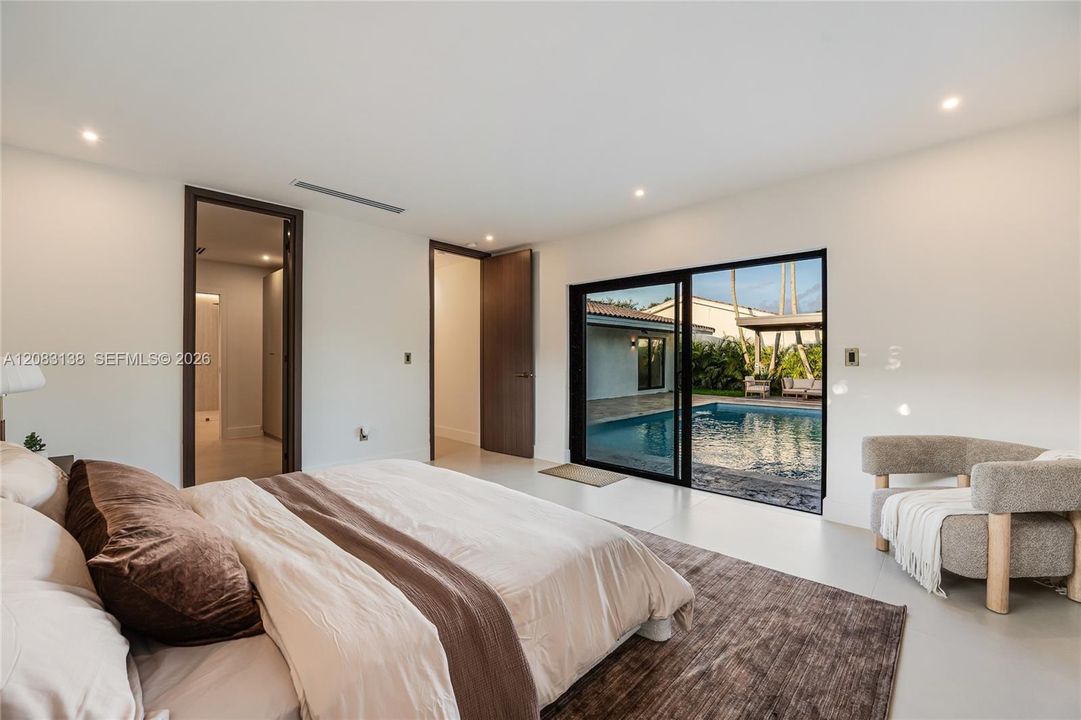 En Venta: $3,495,000 (4 camas, 3 baños, 2416 Pies cuadrados)