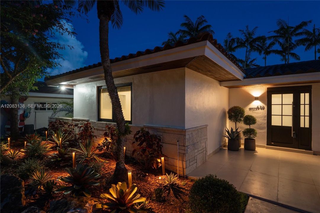 En Venta: $3,495,000 (4 camas, 3 baños, 2416 Pies cuadrados)