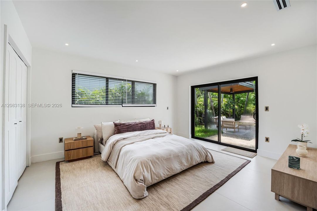 En Venta: $3,495,000 (4 camas, 3 baños, 2416 Pies cuadrados)