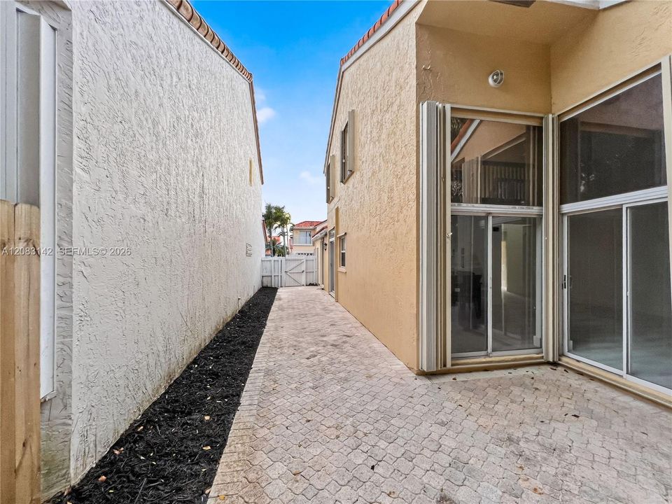 For Rent: $4,200 (3 beds, 2 baths, 1764 Square Feet)