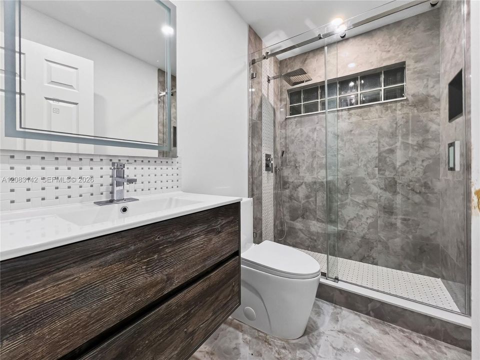 For Rent: $4,200 (3 beds, 2 baths, 1764 Square Feet)