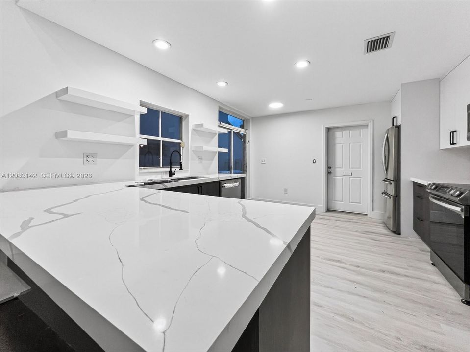 For Rent: $4,200 (3 beds, 2 baths, 1764 Square Feet)