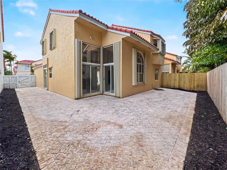 For Rent: $4,200 (3 beds, 2 baths, 1764 Square Feet)