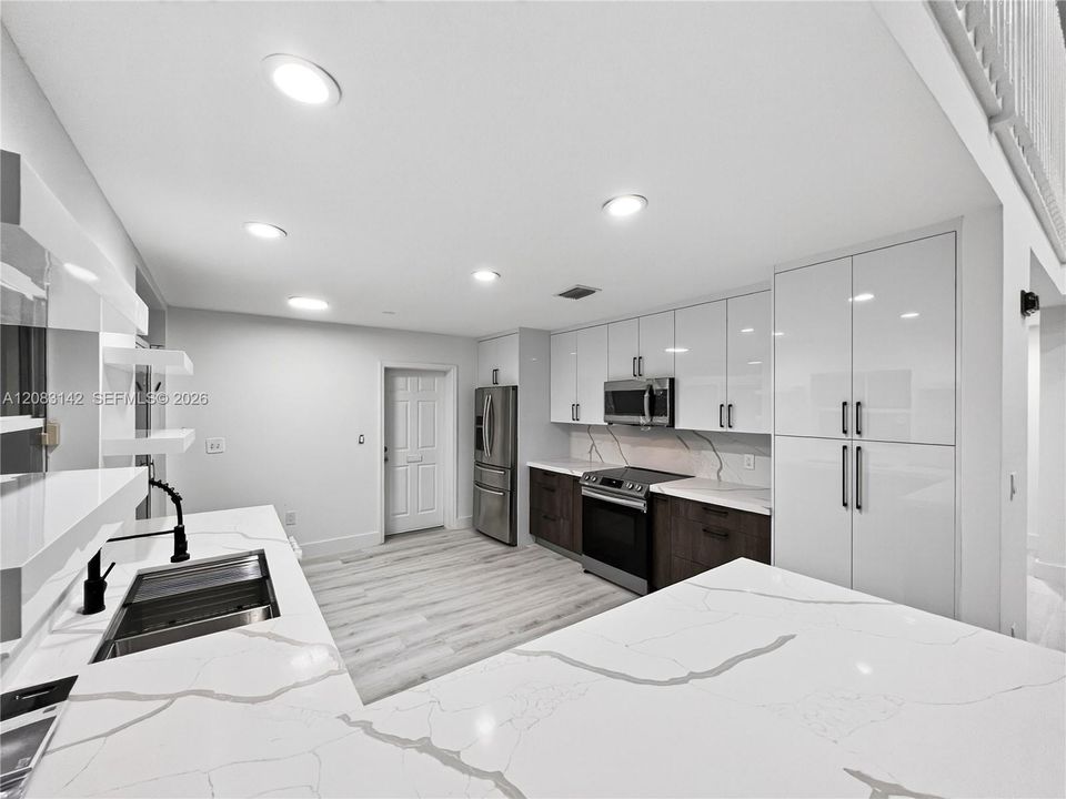 For Rent: $4,200 (3 beds, 2 baths, 1764 Square Feet)