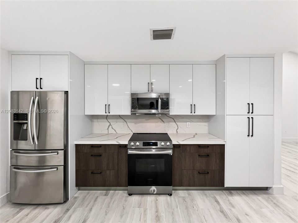 For Rent: $4,200 (3 beds, 2 baths, 1764 Square Feet)