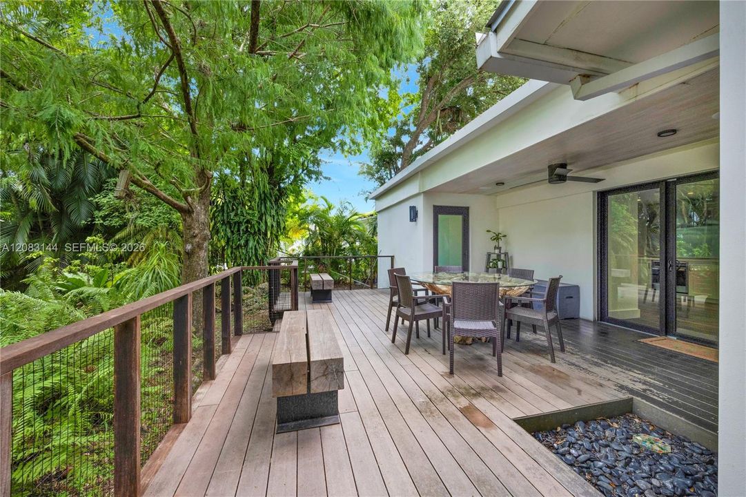 For Sale: $2,650,000 (3 beds, 3 baths, 2491 Square Feet)